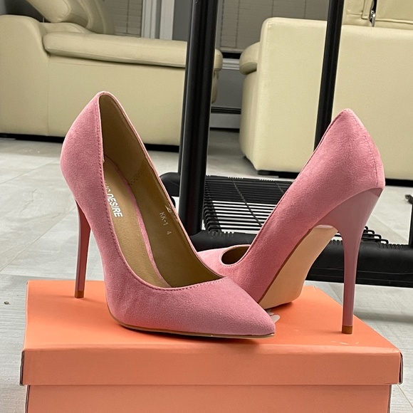 🇬🇧 Public Desire brand new-never worn baby pink suede heels - Picture 2 of 2